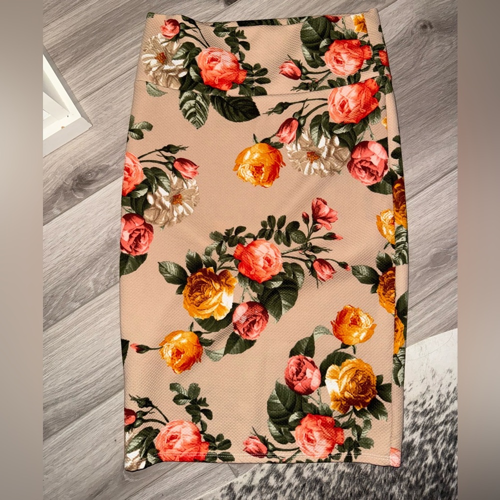 Lularoe Cassie Pencil Skirt, Western Floral, Size Small - Cowgirl Couture - Picture 2 of 4
